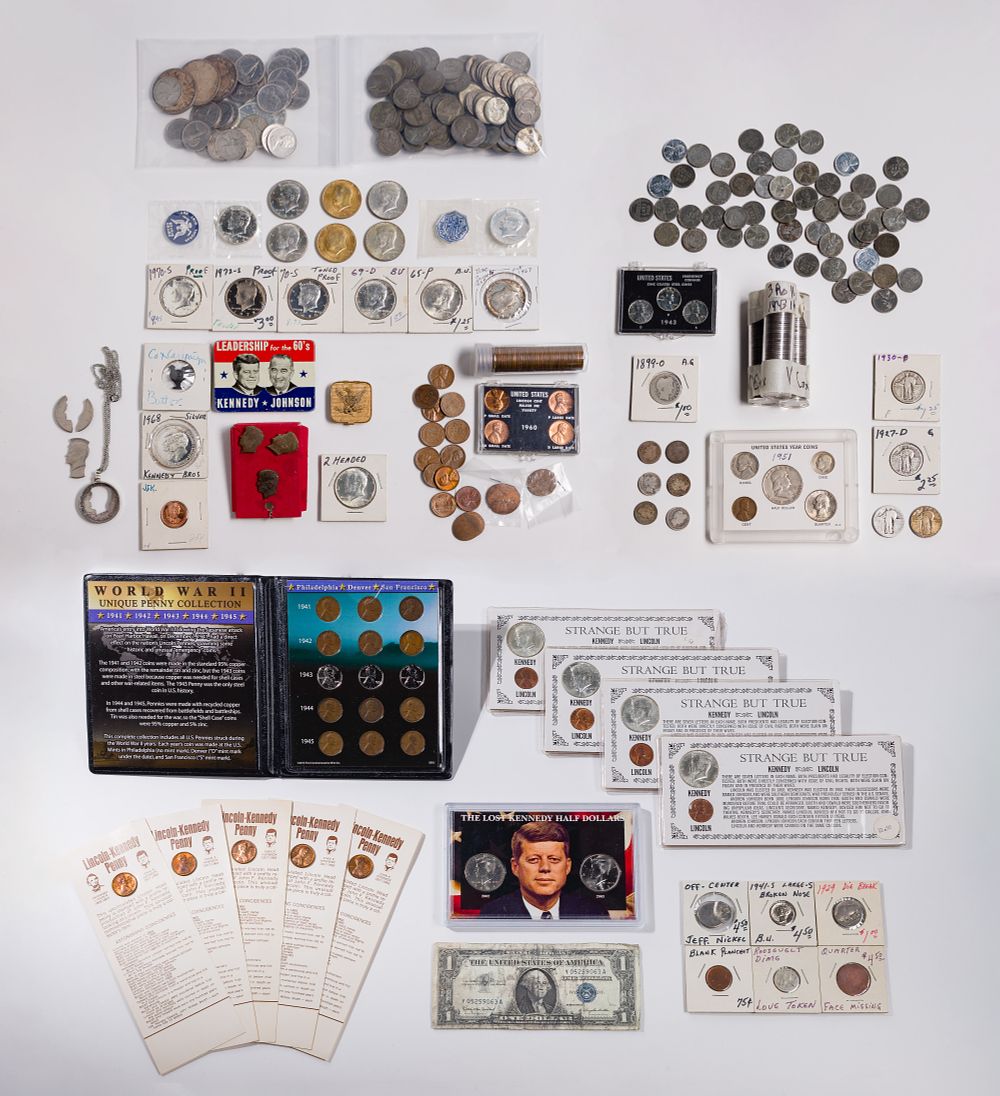 Lot 344: Coin and Currency Assortment