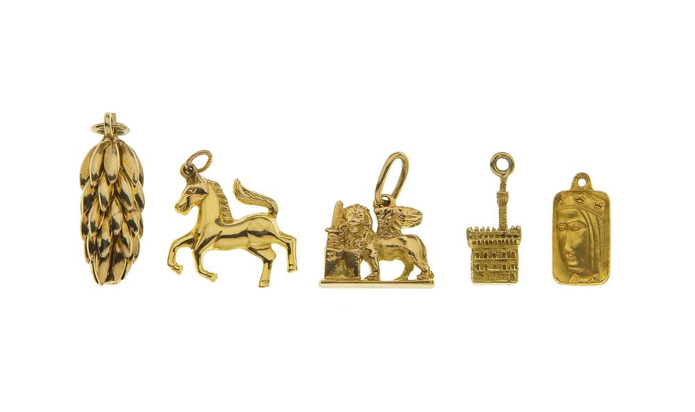 Lot 391: 18k and 14k Yellow Gold Charm Assortment