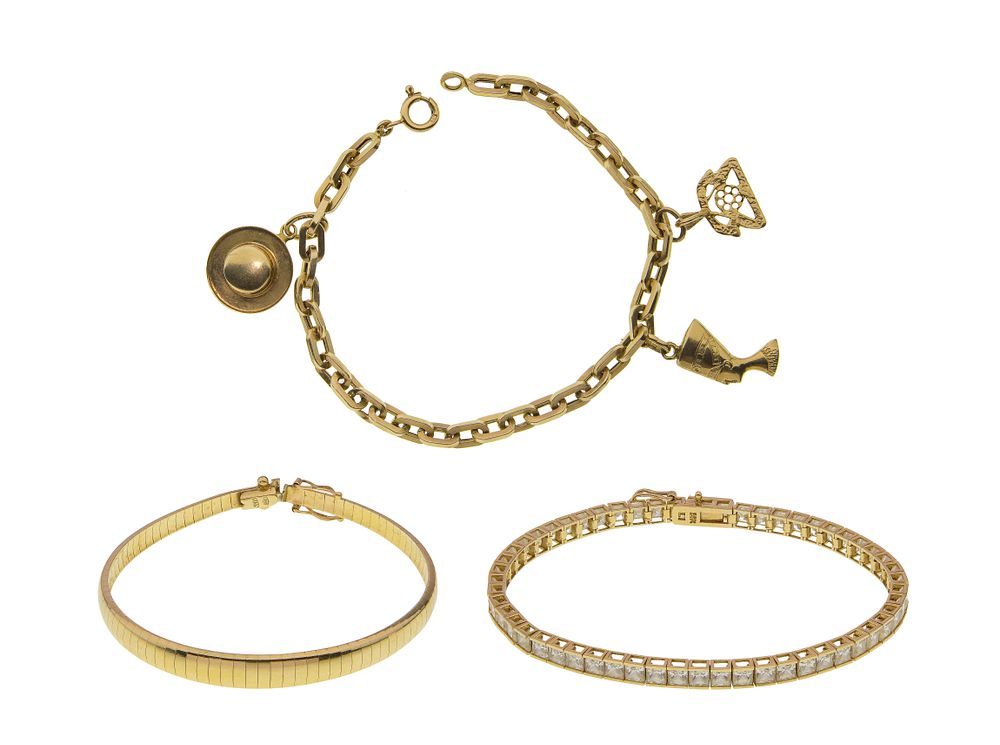 Lot 394: 14k Yellow Gold Bracelet Assortment