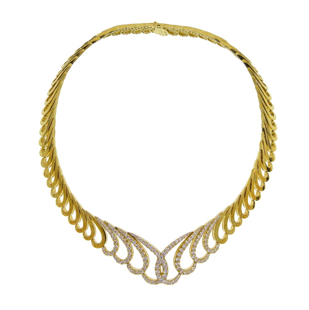 Lot 416: 18k Yellow Gold and Diamond Choker Necklace