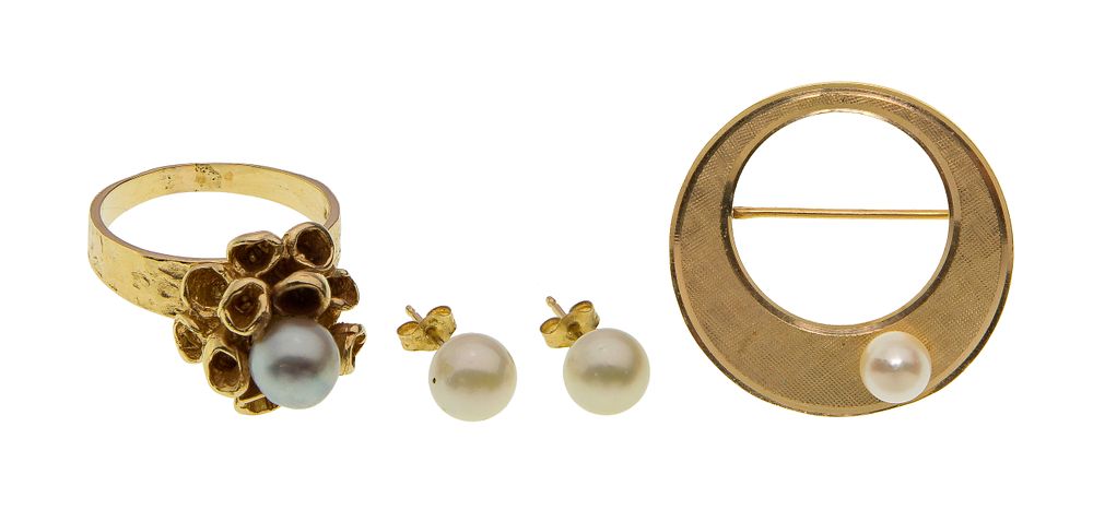 Lot 436: 14k Yellow Gold Pearl Jewelry Assortment