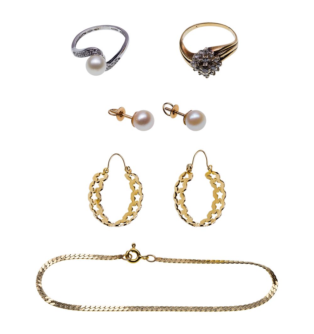 Lot 440: 14k and 10k Gold Jewelry Assortment
