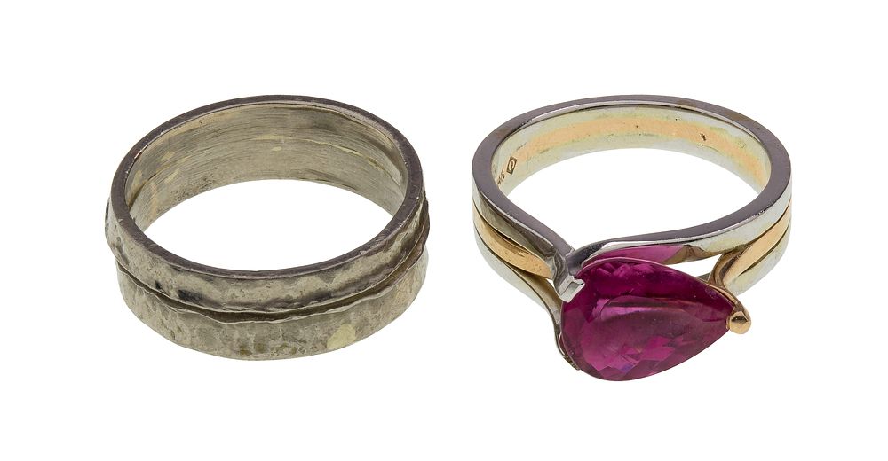 Lot 441: 14k Gold Rings