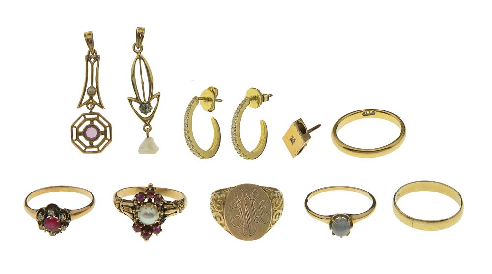 Lot 457: 18k and 10k Yellow Gold Jewelry Assortment