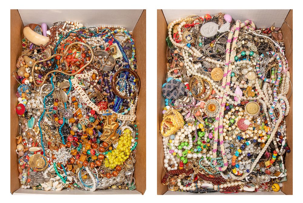 Lot 462: Costume Jewelry Assortment