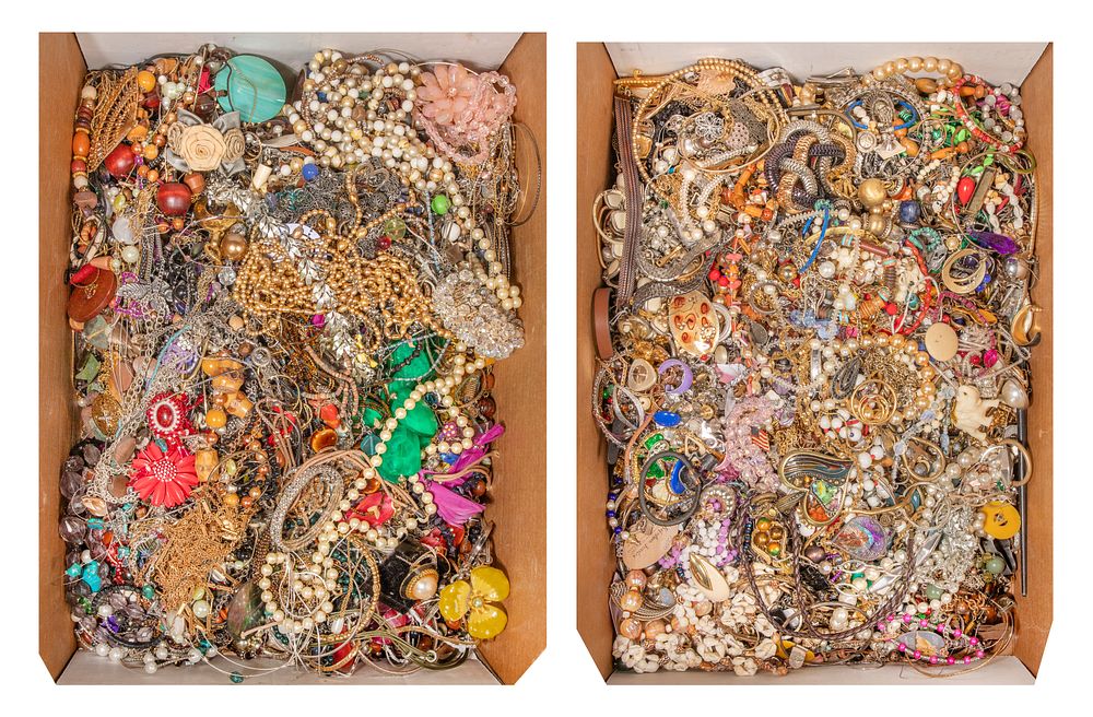 Lot 464: Costume Jewelry Assortment