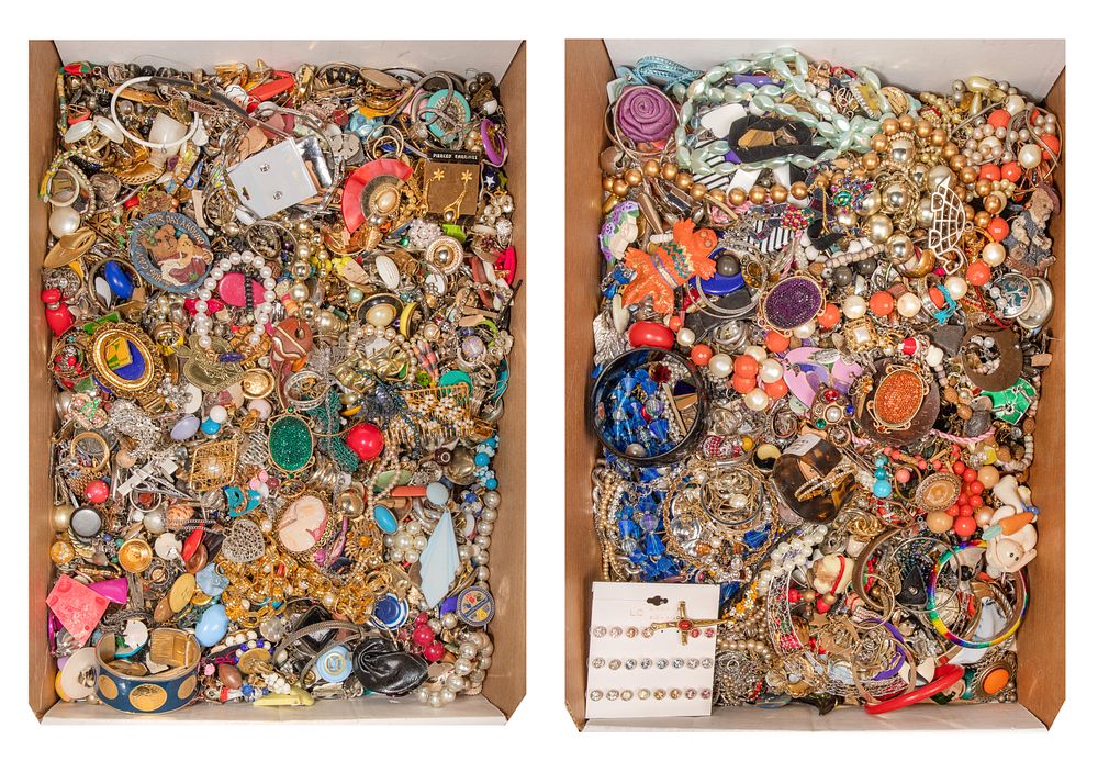 Lot 465: Costume Jewelry Assortment