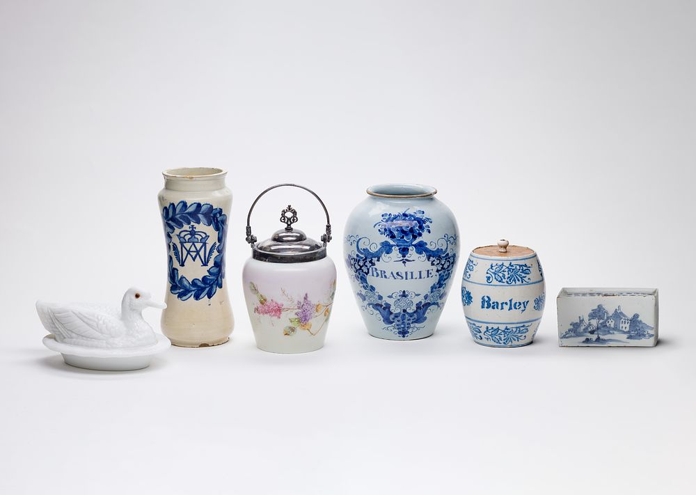 Lot 273: Stoneware and Glass Assortment