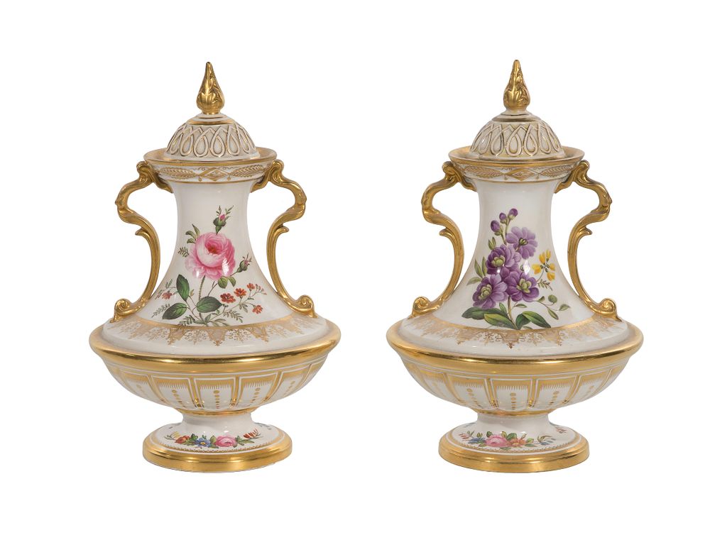 Lot 275: Copeland Spode Porcelain Urns