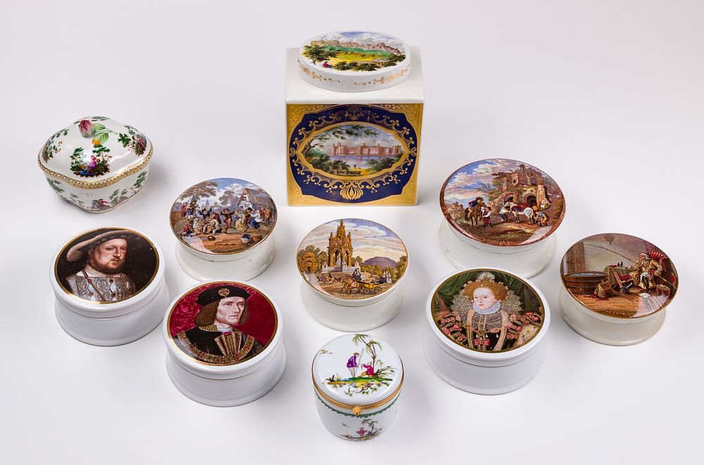 Lot 283: Porcelain Trinket Boxes