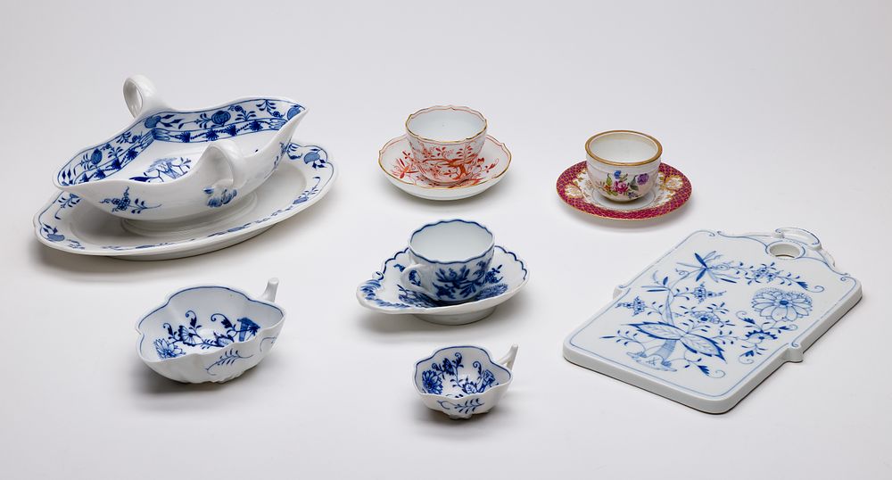 Lot 305: Meissen Porcelain Assortment