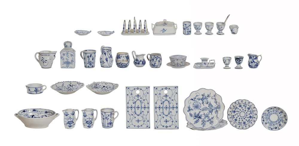 Lot 316: German Porcelain Assortment