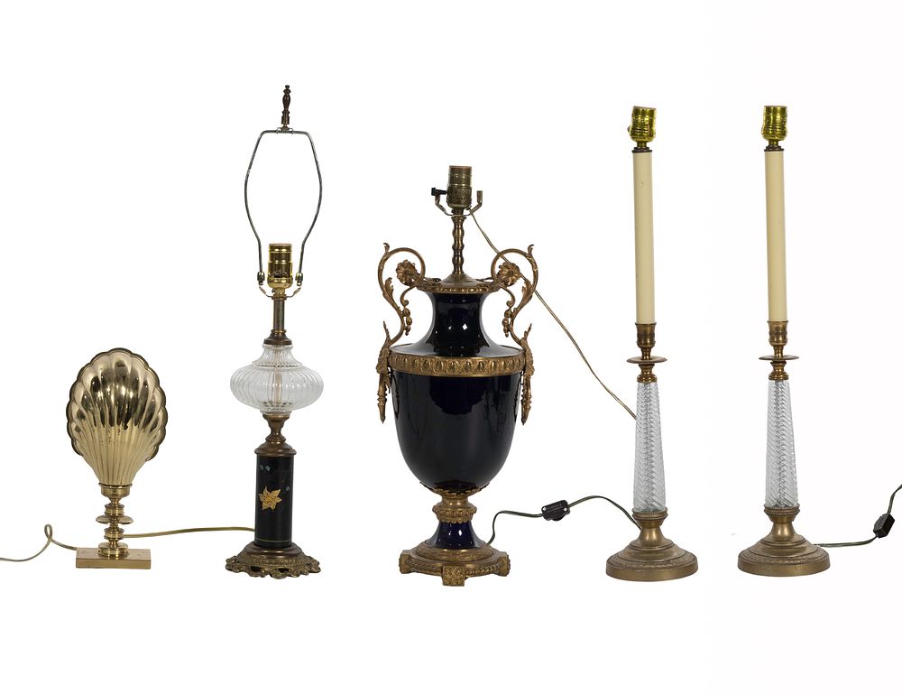 Lot 385: Lamp Assortment