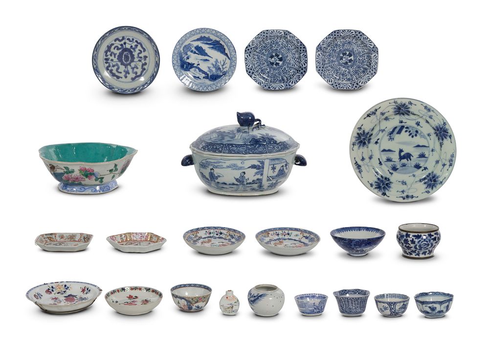 Lot 415: Chinese Porcelain Assortment