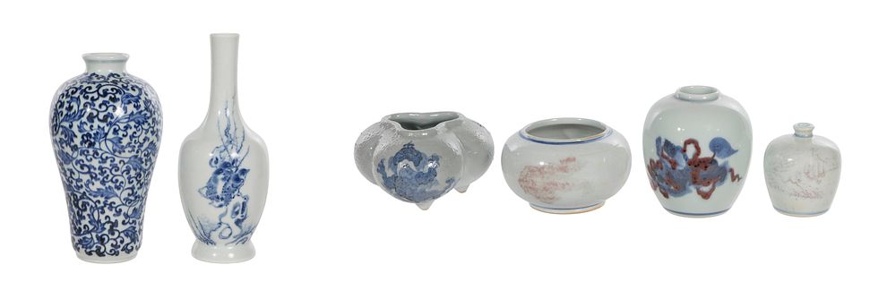 Lot 432: Chinese Blue and White Porcelain Vases