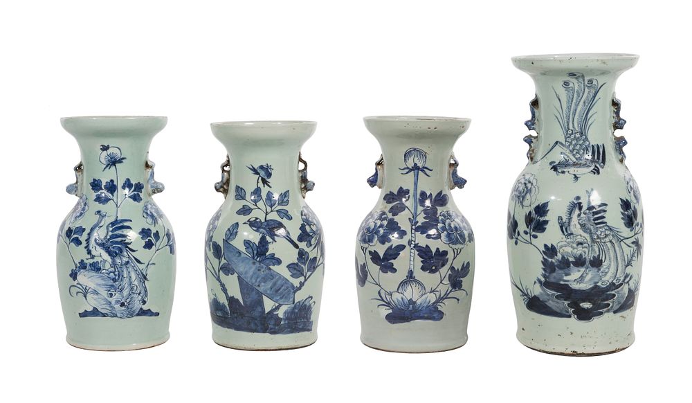 Lot 433: Chinese Blue and White Porcelain Vases