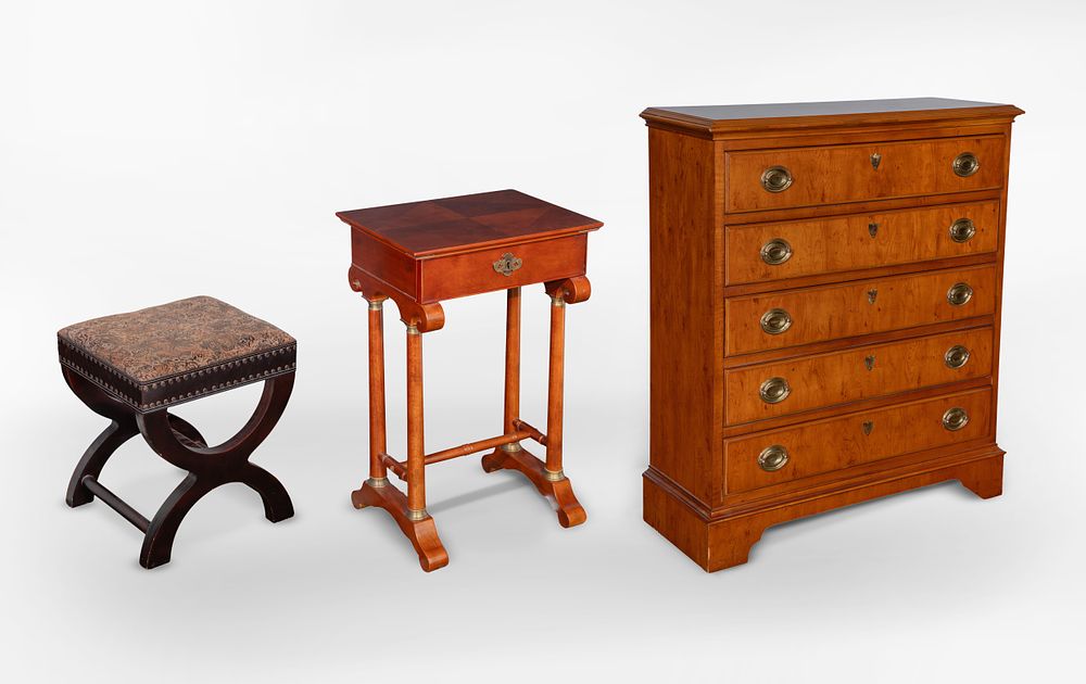 Lot 467: Furniture Assortment