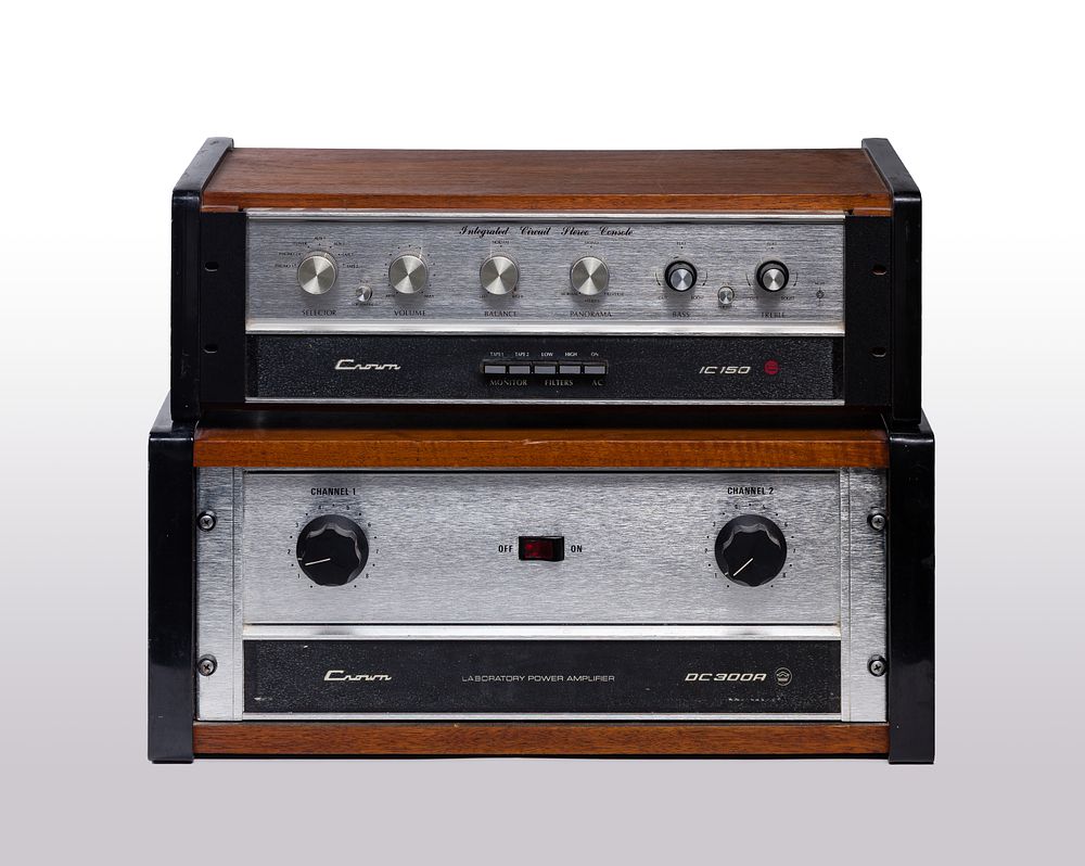 Lot 529: Crown Electric Stereo Equipment