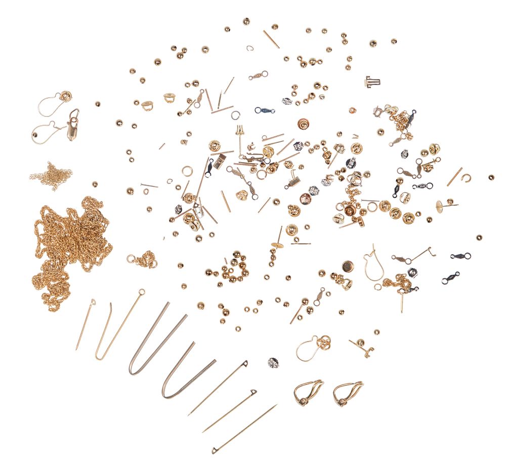 Lot 558: 14k Yellow Gold Jewelry Findings