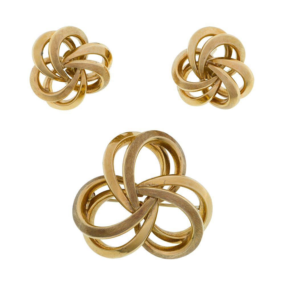 Lot 561: 14k Yellow Gold Jewelry Suite