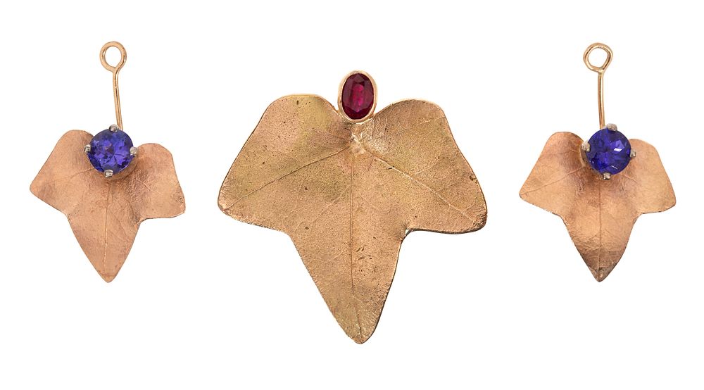 Lot 562: 14k Yellow Gold and Gemstone Jewelry