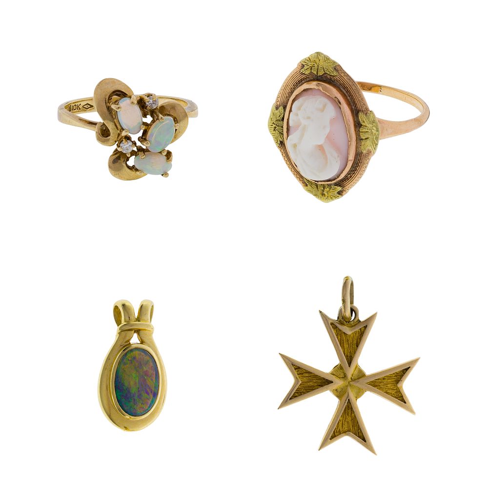 Lot 571: 18k and 10k Yellow Gold Jewelry Assortment