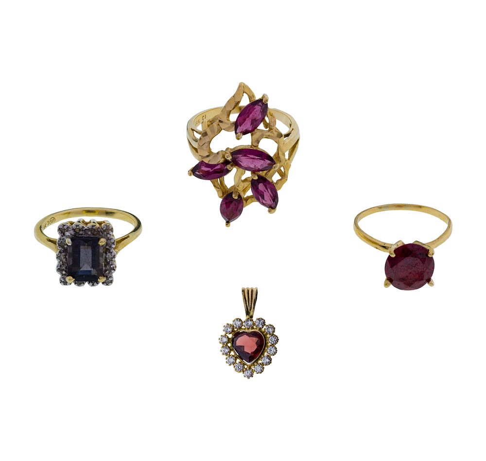 Lot 581: 14k Yellow Gold and Gemstone Ring Assortment