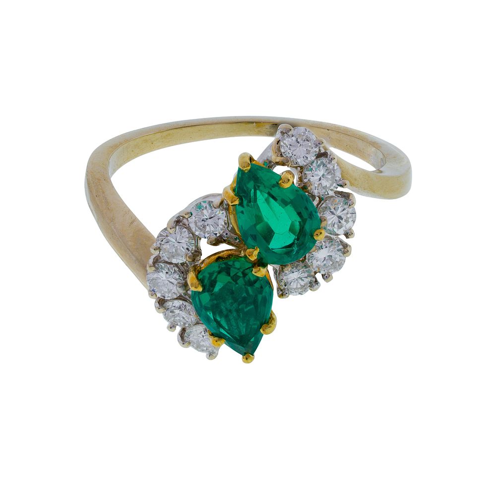 Lot 584: 18k White Gold, Emerald and Diamond Ring