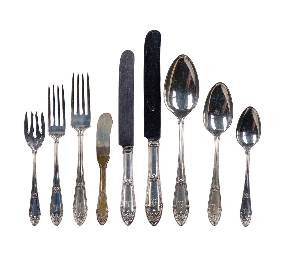 Lot 625: R. Wallace & Sons Rheims Sterling Silver Flatware service