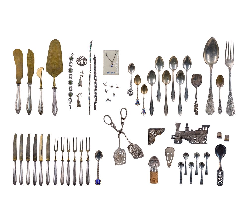 Lot 636: Sterling Silver and European Silver (830, 800) Object Assortment