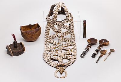 Papua New Guinea Cowrie Shell Bridal Headpiece (8) total items including the headpiece of woven 