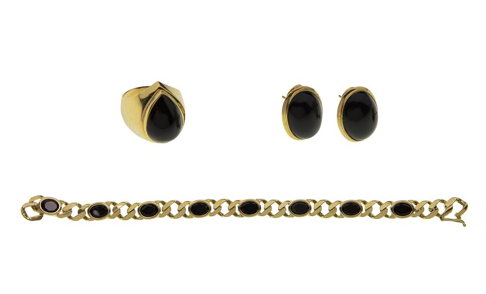 Lot 446: 14k Yellow Gold and Onyx Jewelry Assortment