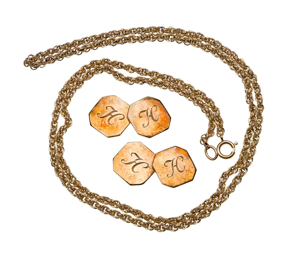 Lot 451: 14k Yellow Gold Jewelry