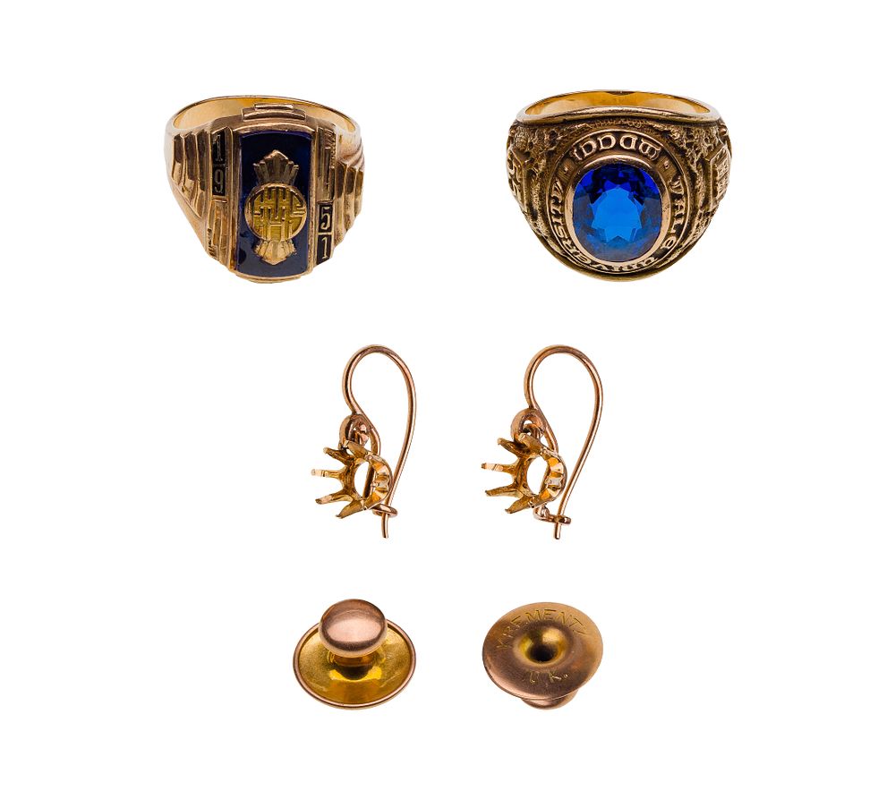 Lot 460: 10k Yellow Gold School Rings