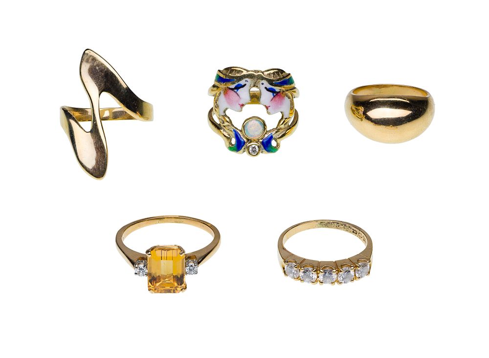 Lot 463: 14k Yellow Gold Ring Assortment