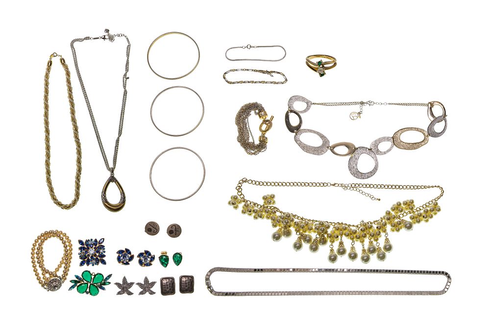 Lot 474: 14K Gold, Sterling and Costume Jewelry Assortment
