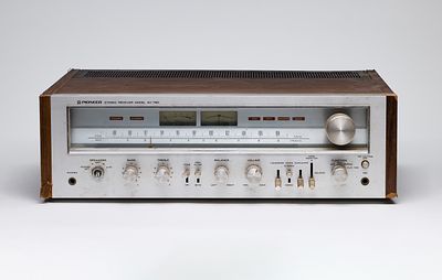 Pioneer - Pioneer SX-750 Stereo Receiver A c.1975 solid state AM/FM stereo receiver in a 