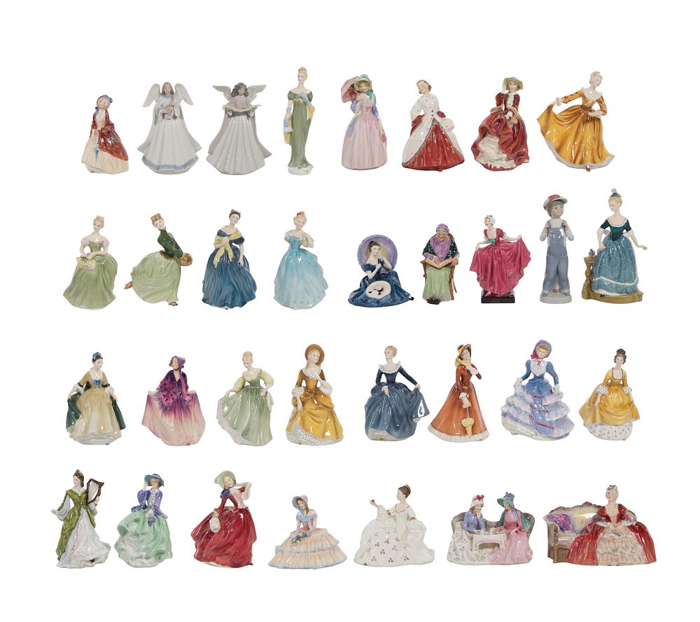 Lot 271: Royal Doulton and Lladro Figurine Assortment