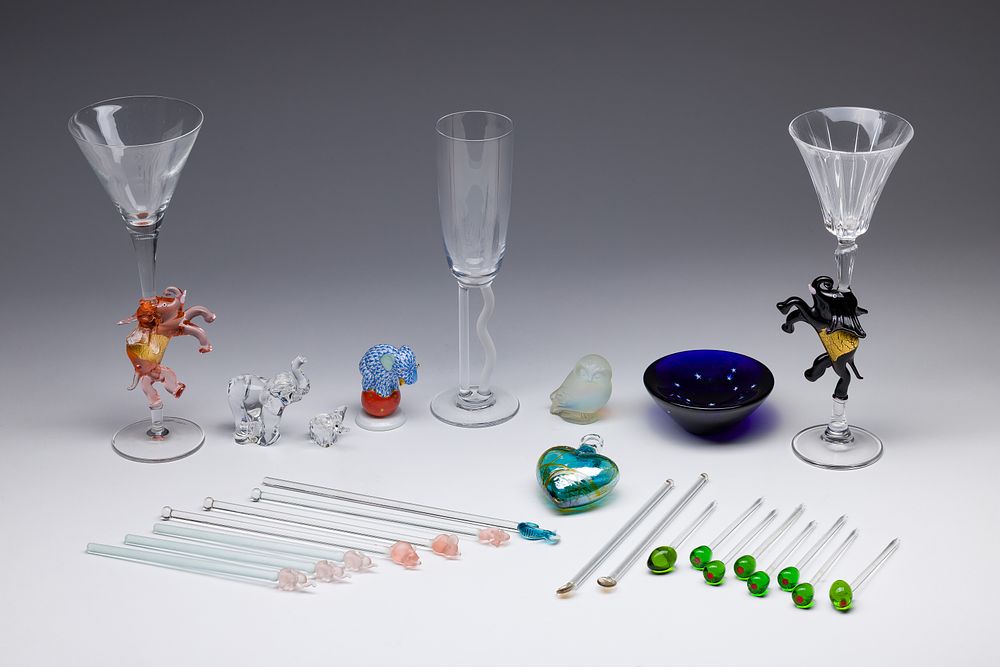 Lot 284: Decorative Glass Assortment