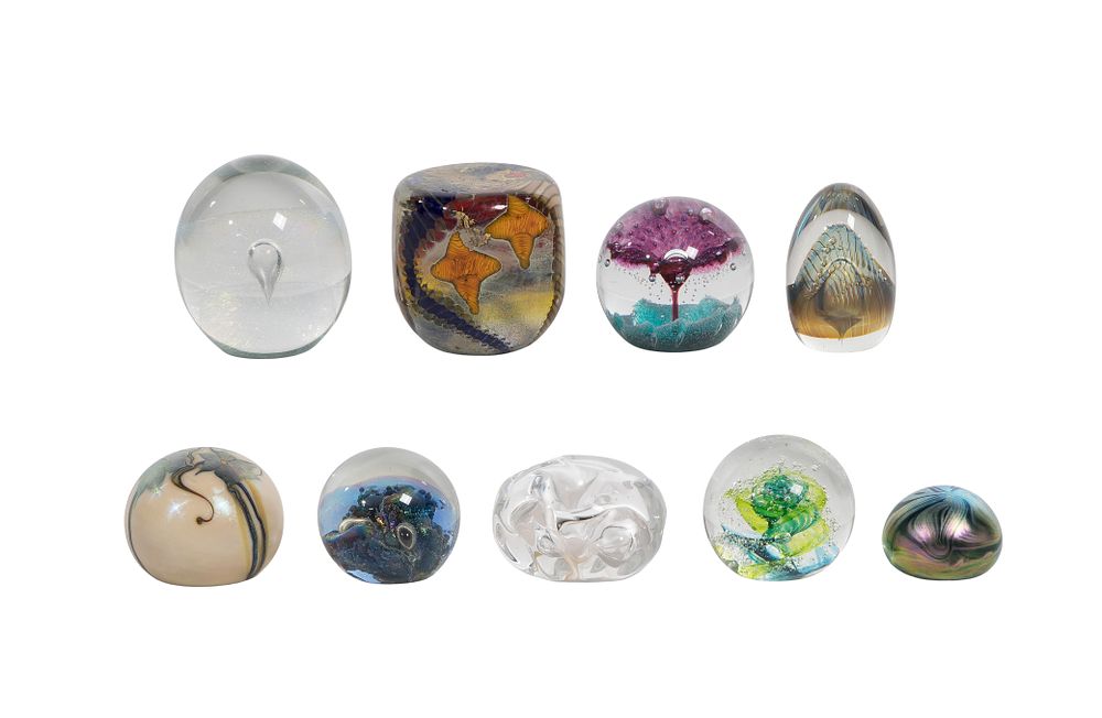 Lot 286: Art Glass Paperweight Assortment