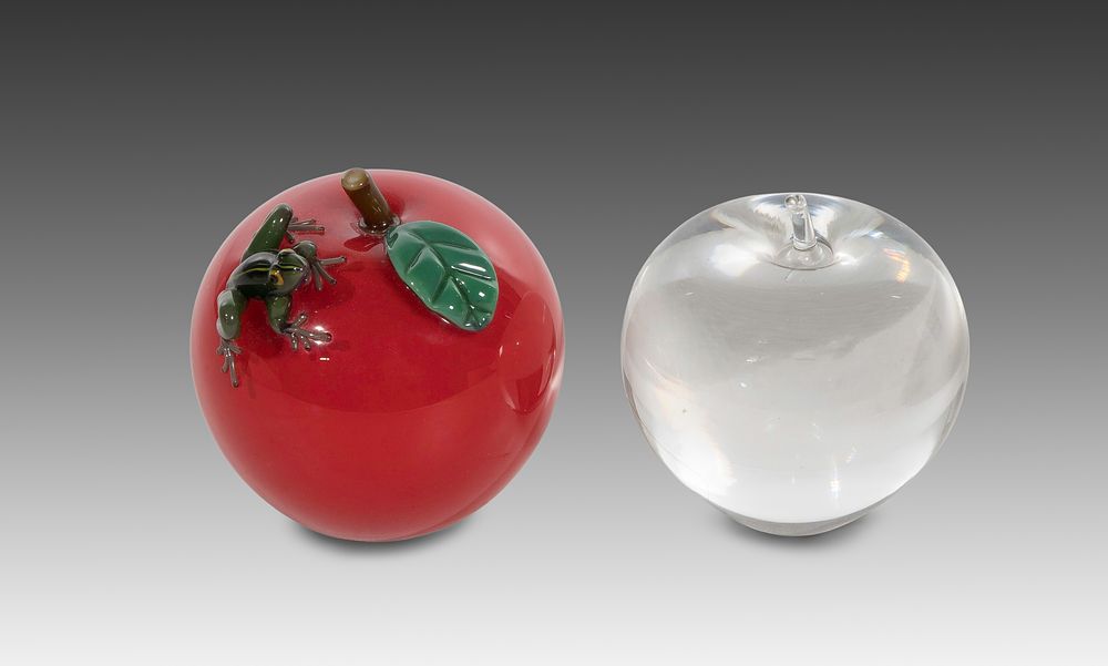 Lot 287: Orient & Flume and Tiffany & Co. Art Glass Apple Paperweights