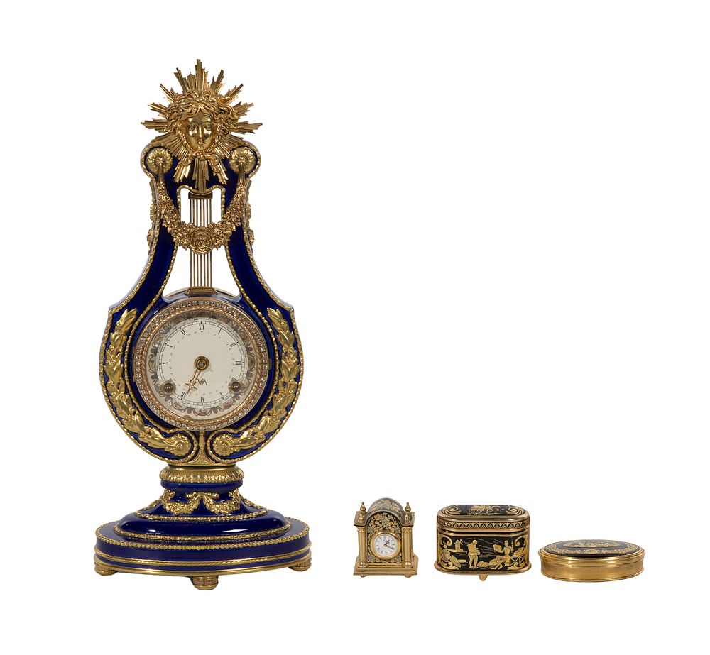 Lot 319: Decorative Object Assortment