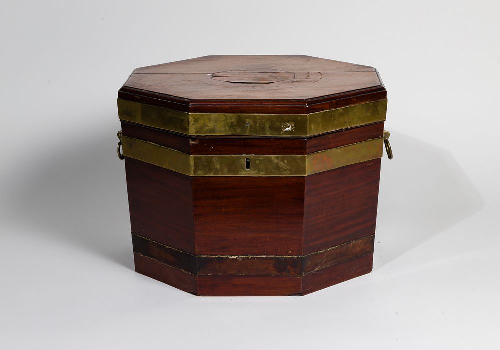 Lot 244: Georgian Mahogany Cellarette