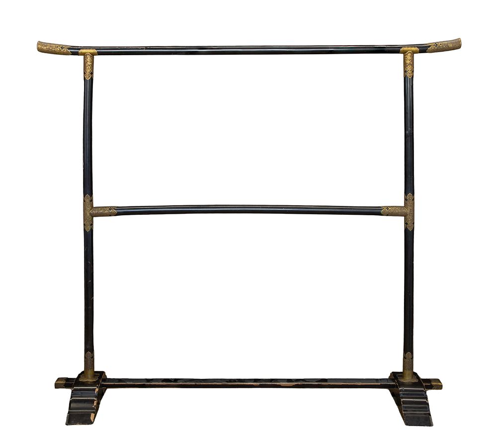 Lot 299: Japanese Kimono Rack