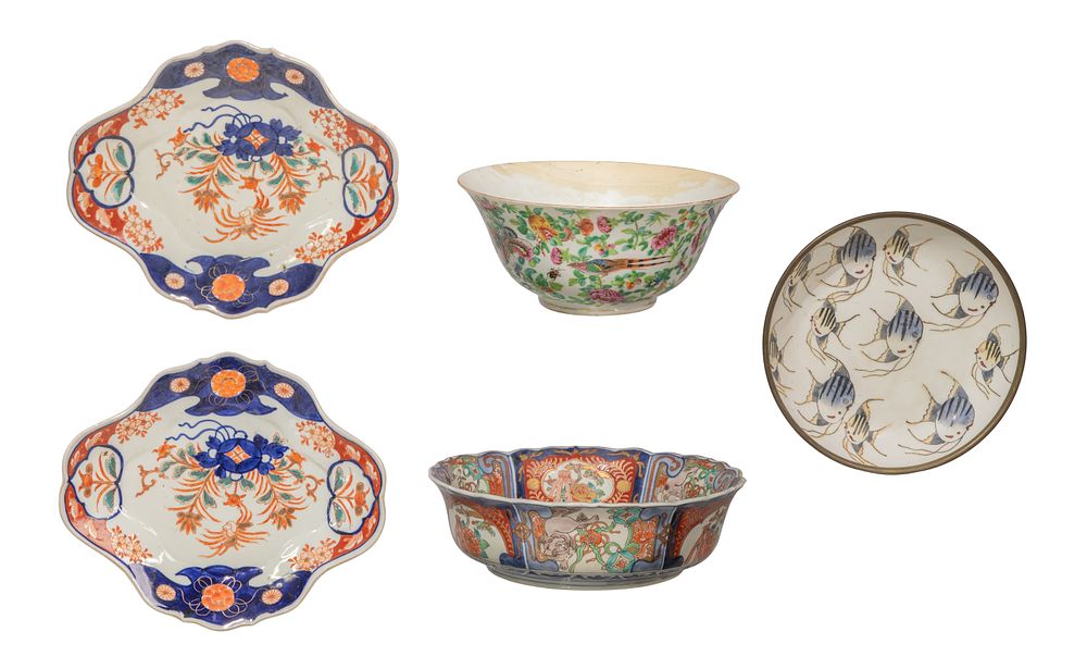 Lot 305: Japanese Porcelain Assortment