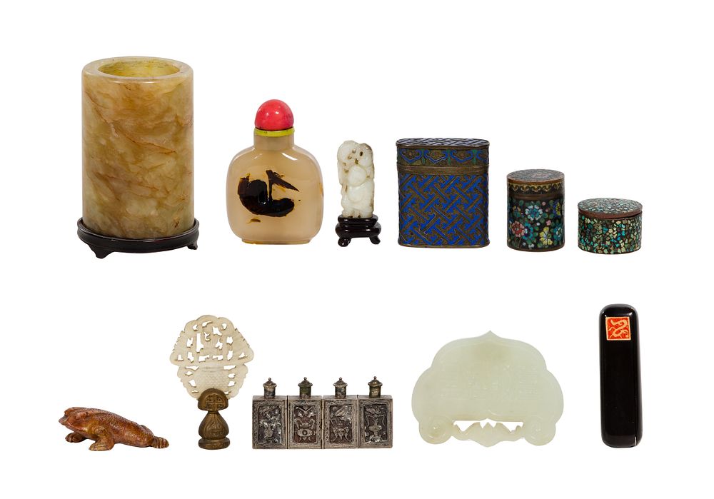 Lot 309: Chinese Decorative Object Assortment