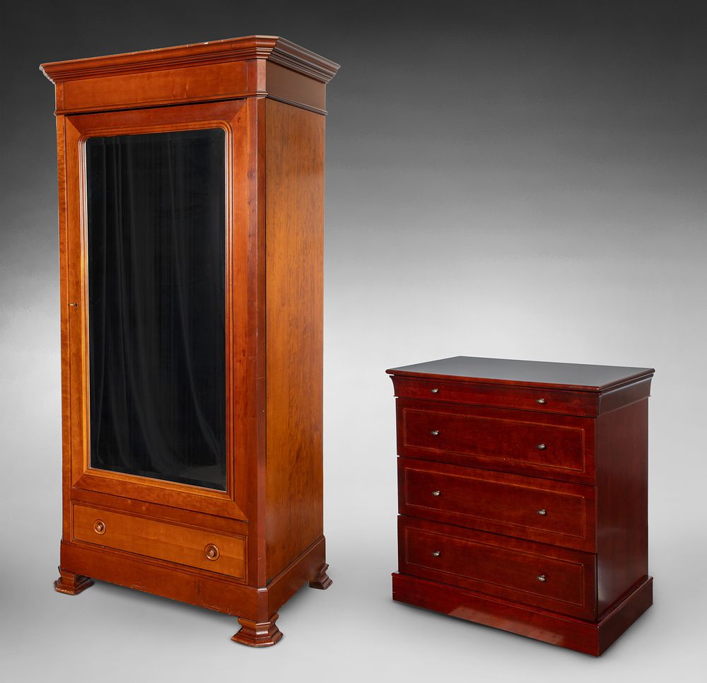 Lot 316: Grange Mirrored Armoire
