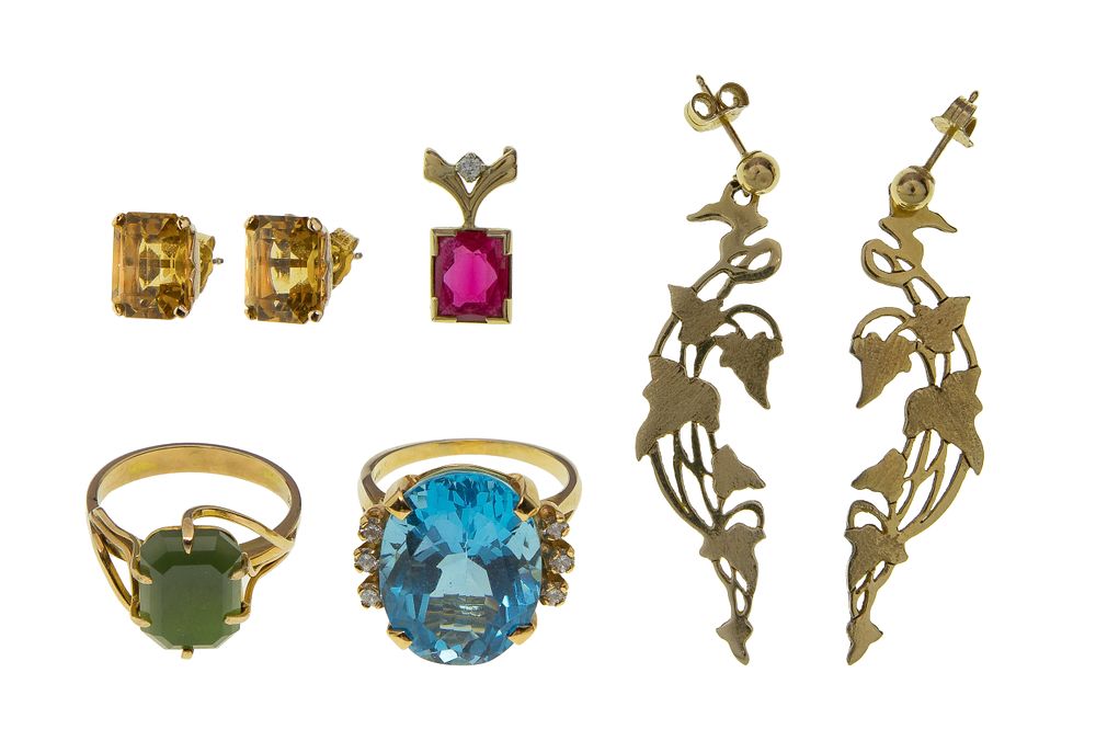 Lot 360: 14k and 9k Yellow Gold Jewelry Assortment