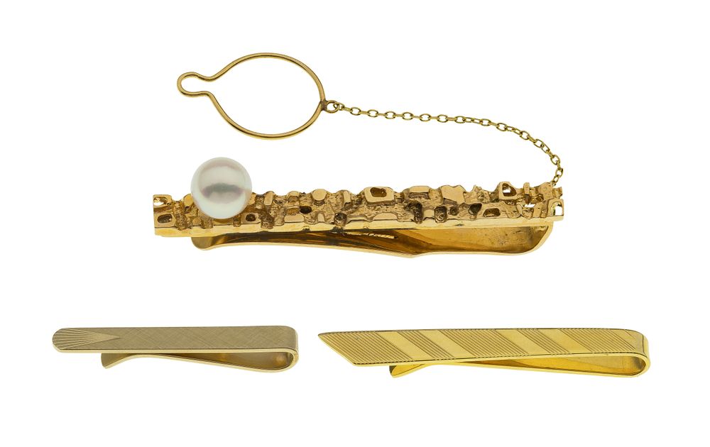 Lot 362: 14k Yellow Gold Tie Bar Assortment