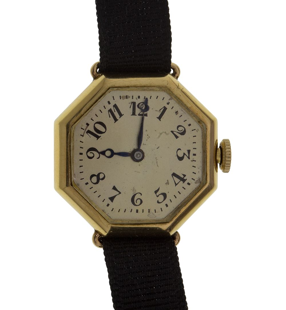 Lot 364: Longines 14k Yellow Gold Case and Clasp Wristwatch